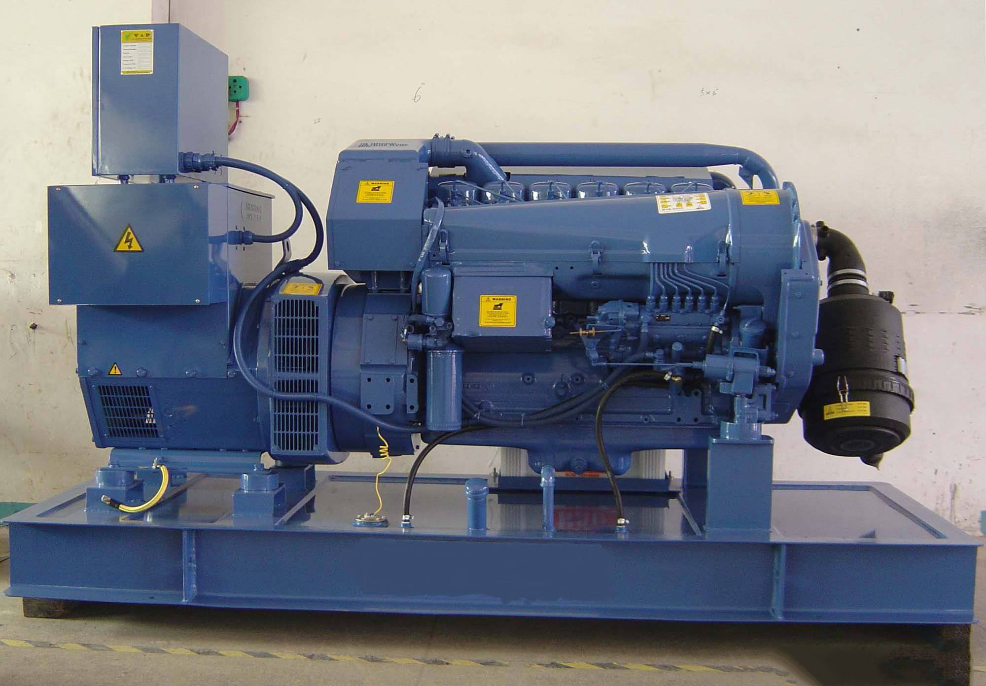 龙潭汽油发电机组冬季启动前，电瓶需要做哪些检查和维护？